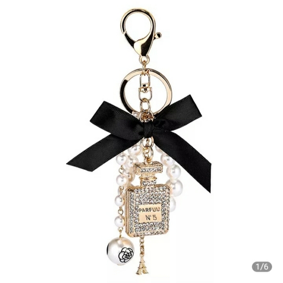 Chanel Fan Key Chain - Picture 4 of 5